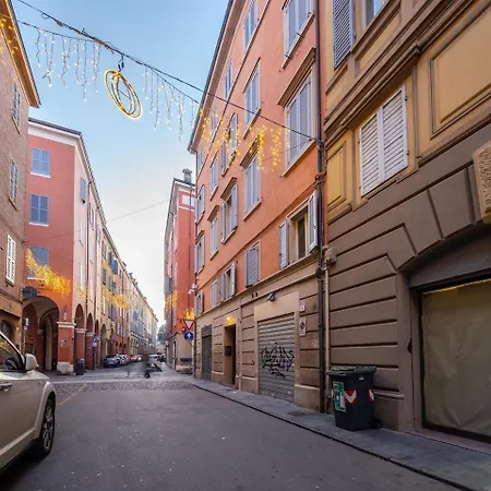 Ghirlandina Loft - In The Historic Center Of Apartmán *