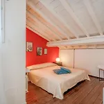 Ghirlandina Loft - In The Historic Center Of 아파트