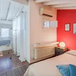 Ghirlandina Loft - In The Historic Center Of 모데나