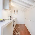 아파트 Ghirlandina Loft - In The Historic Center Of 모데나