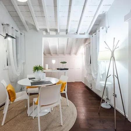 Ghirlandina Loft - In The Historic Center Of Apartment *