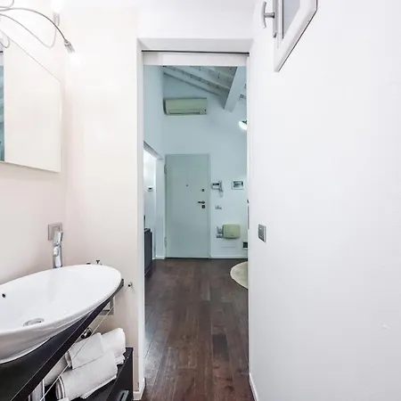 Ghirlandina Loft - In The Historic Center Of