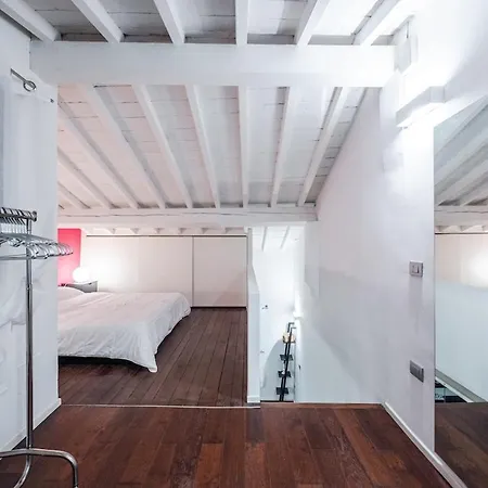Ghirlandina Loft - In The Historic Center Of Apartamento Módena