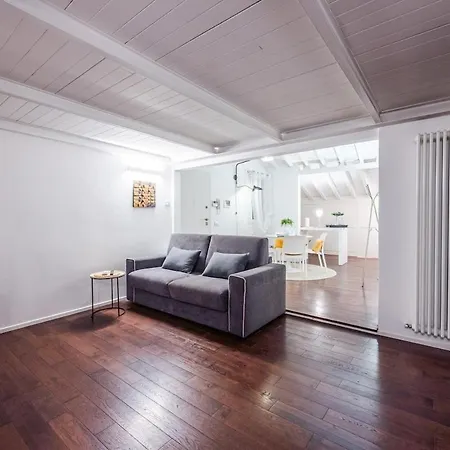 Ghirlandina Loft - In The Historic Center Of Apartment