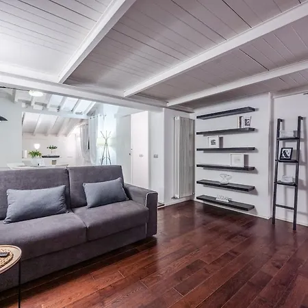Ghirlandina Loft - In The Historic Center Of *