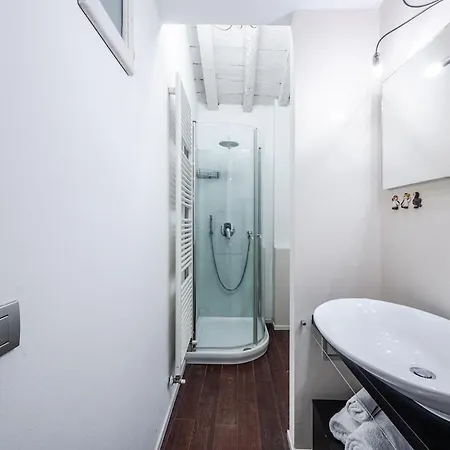 Ghirlandina Loft - In The Historic Center Of Modena
