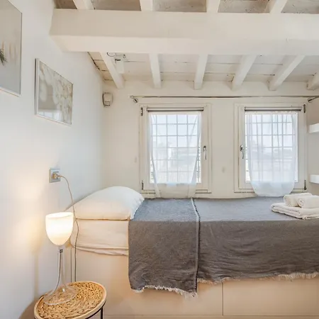 Ghirlandina Loft - In The Historic Center Of