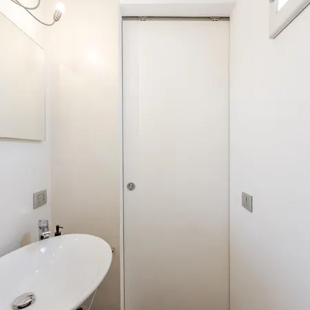 Ghirlandina Loft - In The Historic Center Of * מודנה