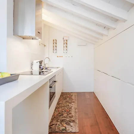 Apartamento Ghirlandina Loft - In The Historic Center Of Módena