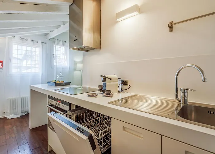 Ghirlandina Loft - In The Historic Center Of