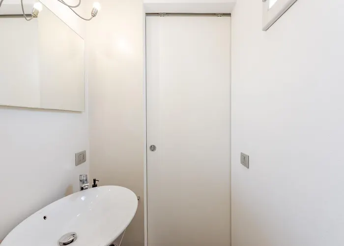 Ghirlandina Loft - In The Historic Center Of * 摩德纳