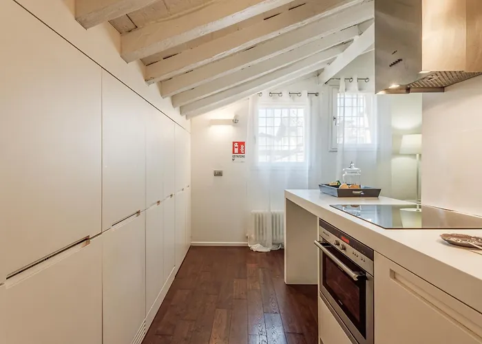 Ghirlandina Loft - In The Historic Center Of