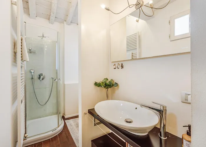 Ghirlandina Loft - In The Historic Center Of 公寓 *